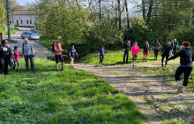 Nordic Walking je pro každého. Trénink na závod v Mrsklesech se koná už příští týden