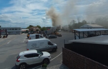 Dým nad Olomoucí. Ve Slavoníně hořela průmyslová hala