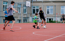 Fotbalisté Sigmy navštívili olomouckou základku. Podpisy rozdával i Marek Heinz