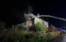 Noční požár v Olomouci. Hasiči z ubytovny evakuovali 27 lidí