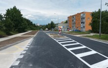 Stavbaři opravili Okružní ulici v Olomouci rychleji, už je průjezdná pro auta