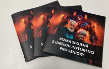 Jaká rizika skrývá umělá inteligence? To přibližuje nová příručka pro seniory