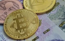 Falešný bankéř přesvědčil ženu, že se stala obětí podvodu. Poslala mu tak statisíce v Bitcoinu