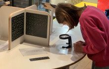 Vlastivědné muzeum otevřelo novou výstavu, nahlíží do světa lidí s handicapem