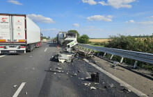 U Nákla havaroval v pátek kamion. Dálnice byla uzavřena