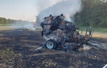 Hořel lis na slámu i strniště v Pasece. Na místě zasahovaly čtyři jednotky