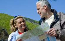 Senioři cestují o sto šest. Zájezdy, které organizuje kraj, jsou pryč