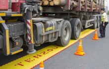 Třetina náklaďáků měla nadváhu. Jejich řidičům zeštíhlely peněženky