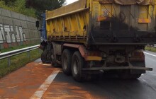 Tragická nehoda na hranici Čech a Moravy omezuje provoz. Řidiči jezdí objížďkou