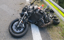 Dopravní nehoda na Šumpersku. Pro motorkáře letěl vrtulník