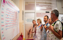 Šest Jakubů a čtyři Valerie. Jak vypadal srpen v porodnici?