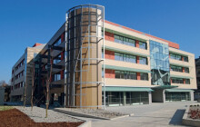 Radnice zaplatí za Namiro skoro 398 milionů. Zájem má i o poštovní budovu