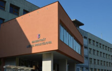 Prostějovský magistrát bude mít zelenou střechu. Zaplatí za ni přes 1,2 milionu