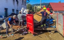 Na severu je přes 600 hasičů a vojáků. Hasiči poskytují i psychologickou pomoc