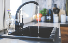Je voda pitná? Hygienici nabízí bezplatnou kontrolu kvality vody
