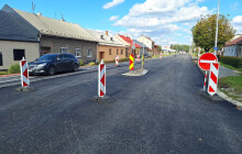 Pokračuje oprava cesty na Šternberk i práce na Jesenicku. Na I/46 probíhají další práce