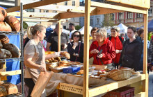 Podzimní farmářské trhy v Hranicích lákají na dobroty i živou muziku