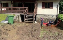 Hasiči nadále pomáhají na Jesenicku, odstraňují naplaveniny a odčerpávají vodu