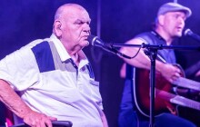 Zemřel legendární písničkář František Nedvěd, naposledy zazpíval na koncertě v Olomouci