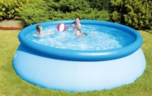 Zloděj ukradl ze zahrady třímetrový nafukovací bazén i s čerpadlem, filtrem a krycí plachtou