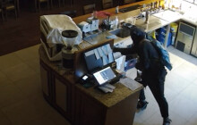 VIDEO: Opakovaně kradl v restauracích: Policie dopadla lupiče z Jesenicka