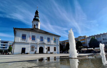 V Jeseníku už mají vánoční strom. Darován byl s přáním spojit město