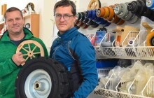 Kolečka z Olomouce se točí i v jaderné elektrárně Temelín. Bratři Pirklové roztáčí i vesnický fotbal