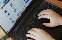 Další trik podvodníků. SMS zprávou vyzývají k zaplacení pokuty za jízdu bez dálniční známky