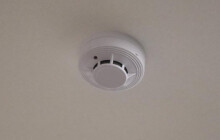 Seniory z Přerova ochrání v domácnostech detektory kouře. Zaplatí je město