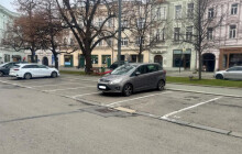 Prostějov mění pravidla parkování. Část míst na Žižkově náměstí bude dostupná pro všechny