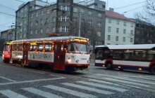 Kudy jezdí nejhezčí vánoční tramvaj? Anketa o nejlepší vánoční tramvaj je tady