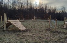 Šumperk má nové atrakce. Psí hřiště a OCR dráhu v lesoparku