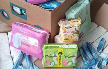 Menstruační pomůcky míří do škol. Potravinová banka je nabízí školám v kraji bezplatně