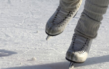 Mobilní kluziště v Prostějově zůstane i přes jarní prázdniny. Prodloužení provozu schválili radní