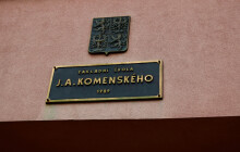 Napětí na základní škole. Petice, šikana a odchody učitelů rozdělují veřejnost