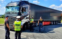 Policie kontrolovala silniční nákladní a osobní dopravu. Padlo i několik desítek pokut