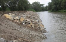 Čištění řek a opravy břehů po povodních. Povodí Moravy hlásí, že obnova potrvá roky