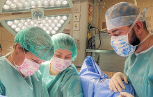 Olomoučtí lékaři implantují moderní svěrač. Nabízí řešení pro pacienty po operaci prostaty