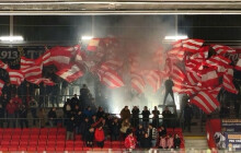 Hokejové derby přerušila policie. Lítaly i dělobuchy