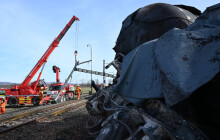 Následky po požáru v Hustopečích dál odklízí. Hasiči odvezli další prázdné cisterny