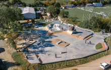 Multifunkční areál pro všechny? Tady může vyrůst skatepark, hřiště i inline dráha