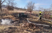 Hasiči bojují se třemi požáry na Jesenicku a Prostějovsku, situaci komplikuje vítr