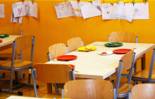 Kdo zaplatí školníky a uklízečky? Ministerstvo s námi nekomunikuje, zní z měst