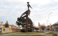 Hranický čáp má prvního nájemníka. Čáp přistál na novém hnízdě