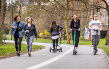 Město chystá osvětovou kampaň pro službu sdílených kol a koloběžek