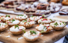 SOUTĚŽ: Na Tvarůžkový festival přijede i Anna K. Vyhrajte lístky na besedy