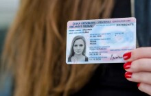 Od začátku srpna úřady vydávají nové typy občanek. Jejich součástí jsou biometrické údaje