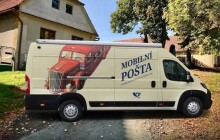Mobilní pobočka České pošty obslouží obyvatele ve vesnicích z okolí Olomouce, umožní poslat balík i zaplatit složenky
