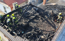 Hasiči zasahovali a Přerovsku. Hořel dům, na místě je zraněný