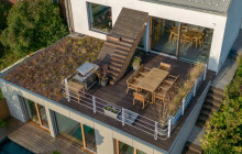 Dům pod lesem i rybník u Tomíkovic. Architektonická cena zná vítěze